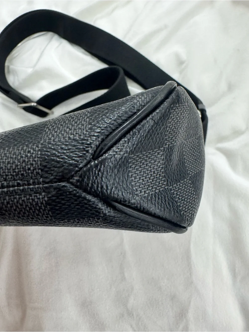 Louis Vuitton Black and Gray Damier Canvas Messenger Bag
